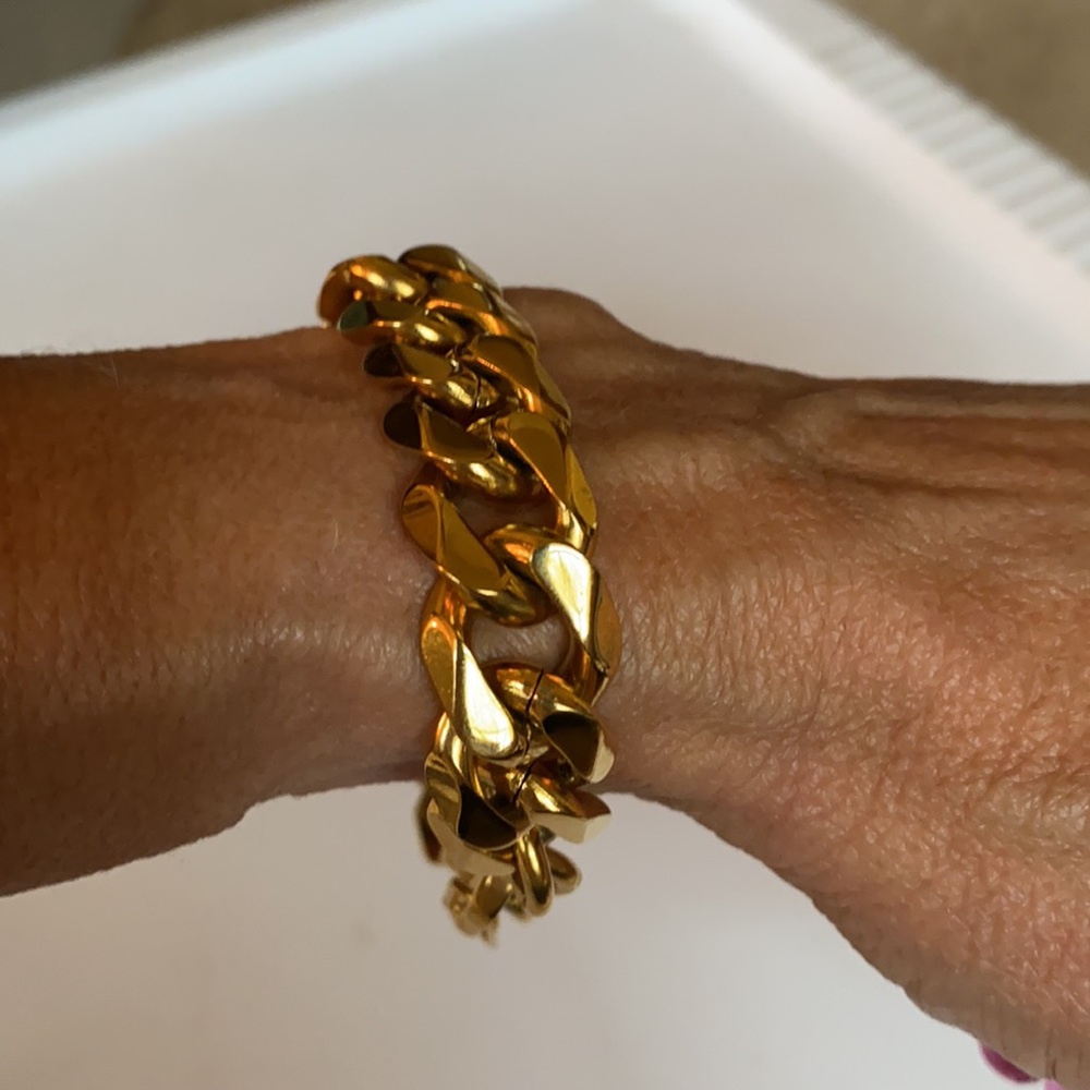 Beautiful Zenzii gold plated bracelet